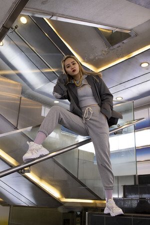 注目のトレイルベースのデザイン。FILAの新作スニーカーがアトモス ピンクで限定発売