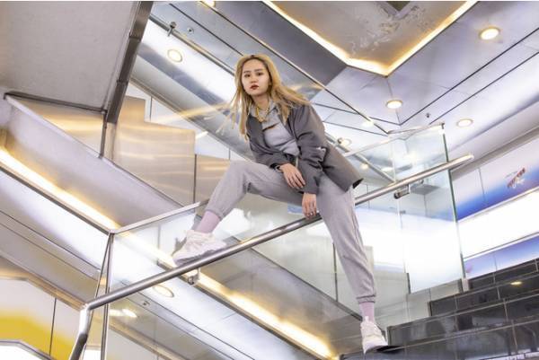 注目のトレイルベースのデザイン。FILAの新作スニーカーがアトモス ピンクで限定発売