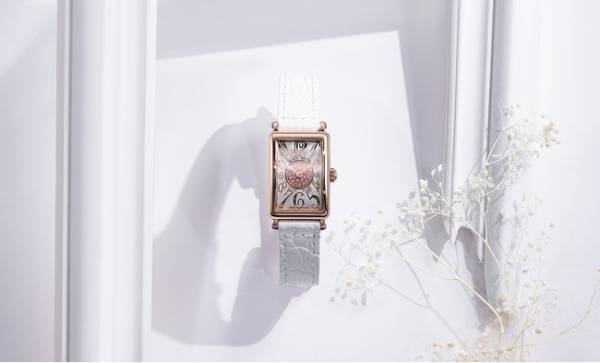 かわいらしさと品格のバランスが絶妙。フランク ミュラー「ロングアイランド プティ パスティーユ」発売