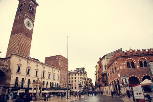 写真家・笠原秀信が旅をテーマにしたオンラインExhibition「THE ROAD」を開催。 第1弾はイタリア・ヴェローナ編