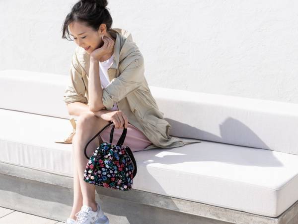 フェイラーが2022年春夏コレクションを発表。暮らしに花を添え、持っているだけでハッピーな気持ちに