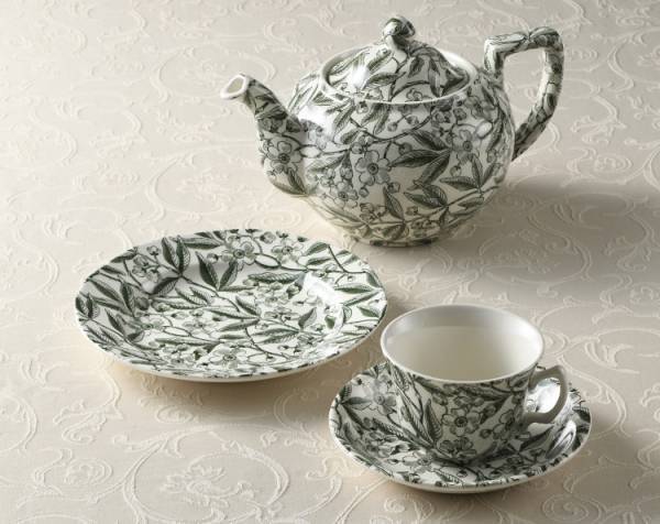 日本橋三越本店で「三越英国展」を3週に渡り開催。場の味を再現した英国菓子やフードや可愛い雑貨が大集合