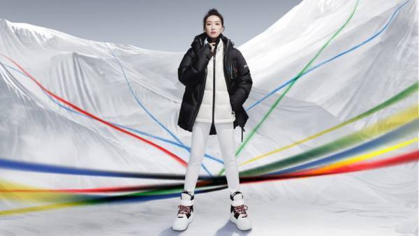 モンクレール グルノーブルからスノーシーズンの幕開けを飾るウィンター・カプセルコレクションが登場