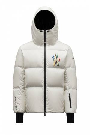 モンクレール グルノーブルからスノーシーズンの幕開けを飾るウィンター・カプセルコレクションが登場