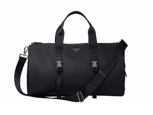 プラダとアディダスのコラボによるサステナビリティを追求した新たなコレクション「adidas for Prada Re-Nylon」が登場