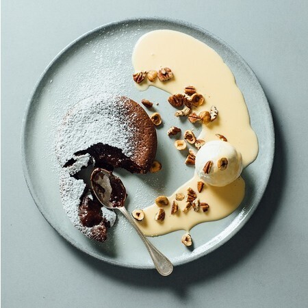 銀座三越のバレンタインイベント「Ginza Sweets Collection 2022」担当に聞いたおすすめのチョコレートとは?