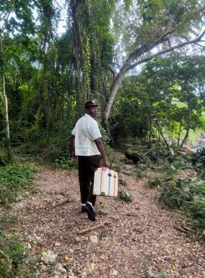 伊勢丹新宿店メンズ館でグローブ・トロッターとGOLF le FLEUR*のコラボアイテムを販売するポップアップショップを開催