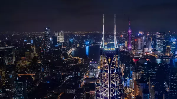 コンラッド・ホテルズ＆リゾーツが66階建て728室の客室を備え、中国・上海の中心地に開業