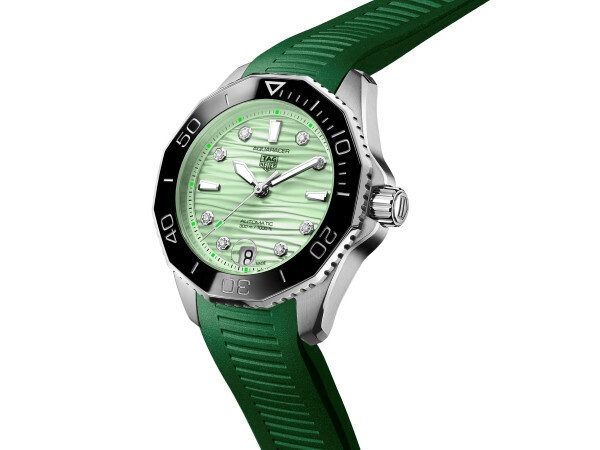 タグ・ホイヤーがダイヤルとストラップにグリーンの色調を採用した大坂なおみとのコラボモデルを発表