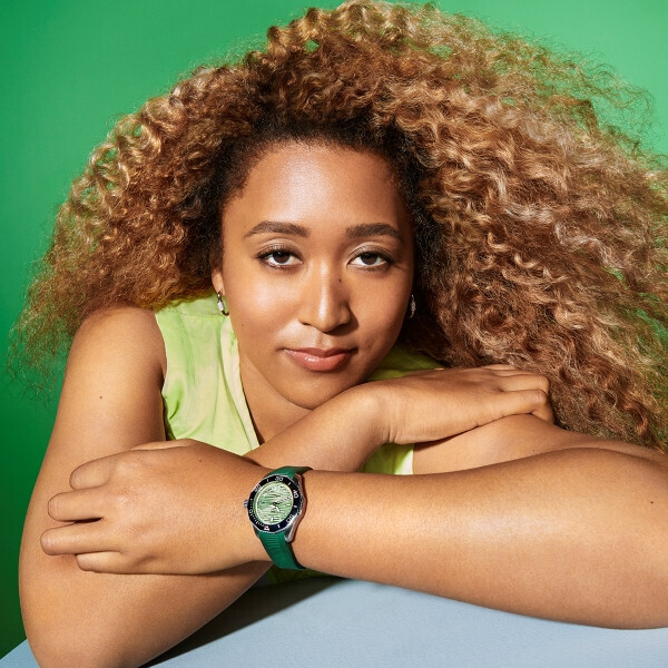 タグ・ホイヤーがダイヤルとストラップにグリーンの色調を採用した大坂なおみとのコラボモデルを発表