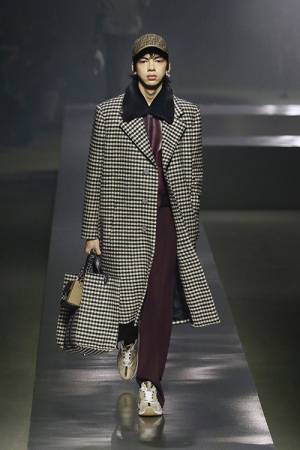 【ルック】フェンディが2022-23年秋冬メンズコレクションを発表