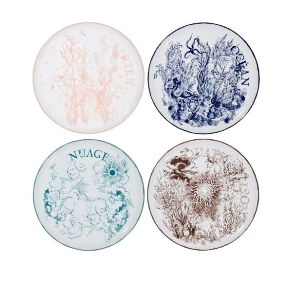 メゾンを象徴する「ミッツァ」スカーフを再解釈したディオール メゾンの新作『ABC DIOR』