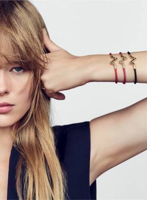 ルイ・ヴィトンのファインジュエリー『LV ヴォルト』に新作が登場。「L」と「V」のイニシャルをグラフィカルに表現