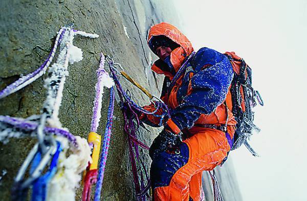 マムートの160周年を記念した展示イベントを開催。マムートのイノベーションの歴史と未来、そして「山」の魅力を伝える