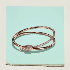 ティファニーがアーティストのカーティス・クリグとコラボした2022年のバレンタインデーキャンペーンを発表