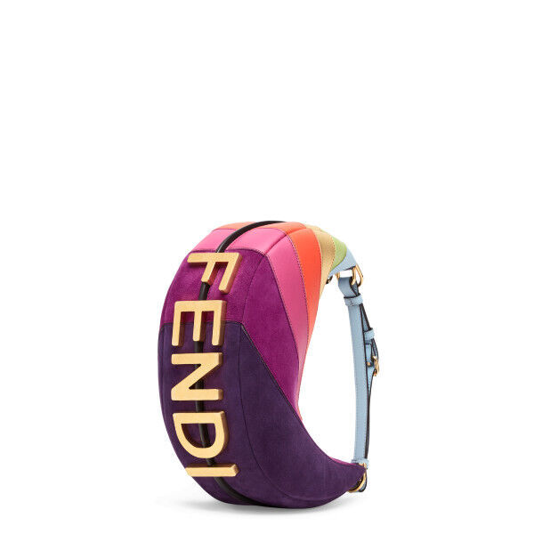 フェンディからクラシックなホーボーシルエットに大胆なFENDIロゴをあしらった新作バッグ「フェンディグラフィー」が登場
