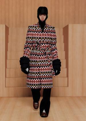 ダミエ・パターンをモダンにアップデート! ルイ・ヴィトンからカラフルな色彩とグラフィカルなパターンが目を引くメンズ新作が登場