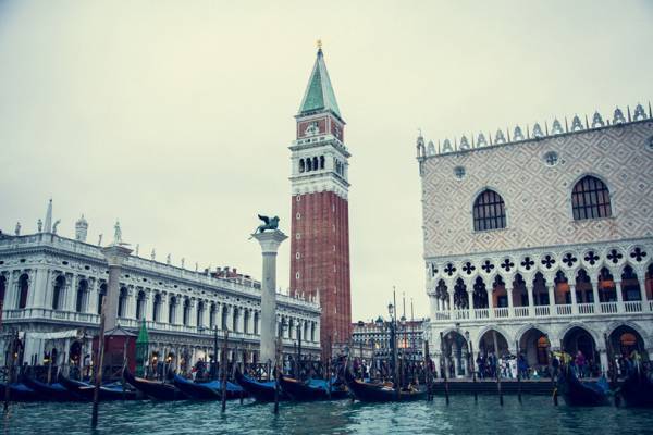 写真家・笠原秀信による旅をテーマにしたオンラインExhibition「THE ROAD」。第3弾はイタリア・ヴェネチア