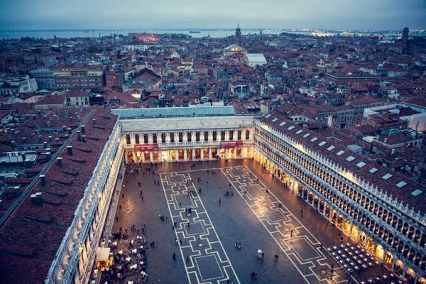 写真家・笠原秀信による旅をテーマにしたオンラインExhibition「THE ROAD」。第3弾はイタリア・ヴェネチア