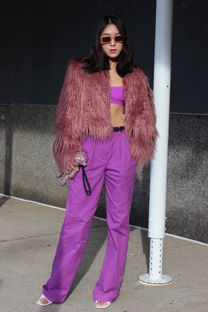 オフランウェイはY2Kスタイル! 2022年秋冬NYファッションウィークのオシャレ業界人スナップ【From cities 世界の都市に憧れて vol.29】