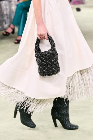 【ルック】新クリエイティブ ディレクター マチュー・ブレイジーによるボッテガ・ヴェネタ 2022年ウィンターコレクション