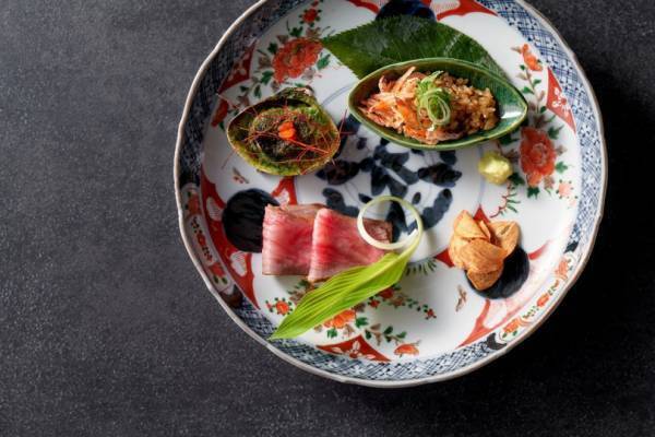 春色の着物を纏い、桜咲く嵐山で過ごす優雅な一日。翠嵐 ラグジュアリーコレクションホテル 京都がおくる宿泊プラン