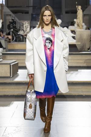 【ルック】ルイ・ヴィトンがニコラ・ジェスキエールによる 2022秋冬ウィメンズ ・コレクションを発表