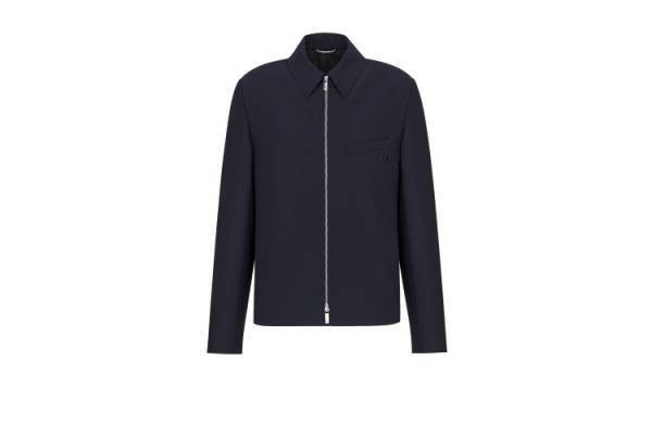 キム・ジョーンズの現代的なビジョンを組み合わせたテイラリングのコレクションが登場。様々な場面にフィットするようにデザイン