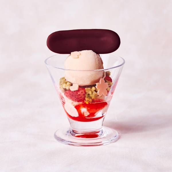 2022年春のテーマは「ストロベリー＆シャンパーニュ」。ピエール マルコリーニのカフェで楽しむ春の限定メニュー