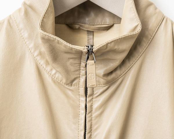 ジョルジオ アルマーニで人気を誇る、最大で約40箇所を細かに採寸して世界に1着のフィッティングをかなえる「メイド トゥ メジャー」