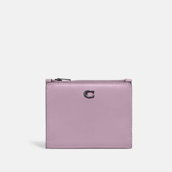 最強開運日と話題の3月26日に向けて、コーチで選ぶハッピーカラーの新作財布や革小物