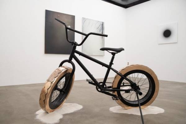 イセタンメンズとCADANのアートコラボプロジェクトの新シリーズスタート。フロアテーマに合わせたスペシャルインスタレーションを展示