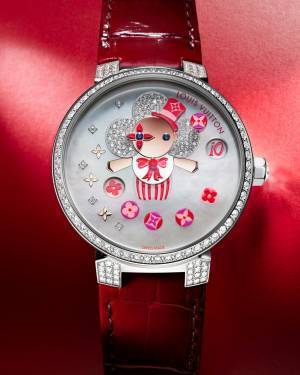 メゾンのマスコット「ヴィヴィエンヌ」が遊び心たっぷりに時を知らせる、ルイ・ヴィトンの新作ハイウォッチが誕生