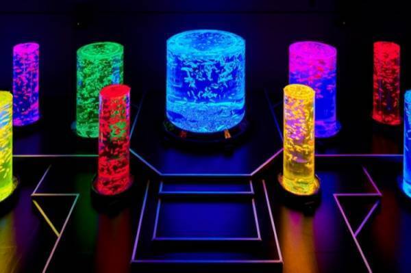 美しい金魚アートで人々を魅了。「アートアクアリウム美術館 GINZA」が銀座三越に誕生