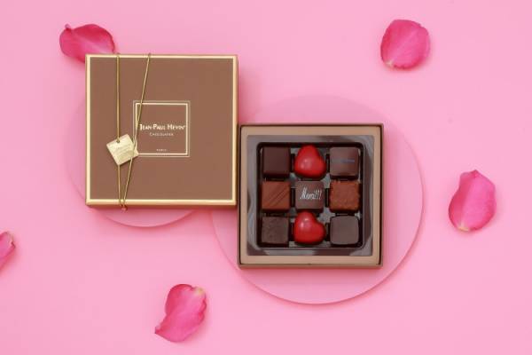 ジャン＝ポール・エヴァンで選ぶ母の日ギフト。口紅型のチョコレートやハートが描かれたマカロンなどが登場