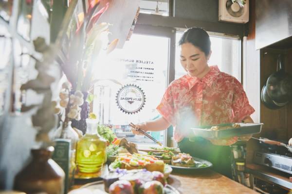 ステラ マッカートニーx「キノコ」の サマー キャンペーンを公開。日本からダンサーのアオイヤマダらが参加