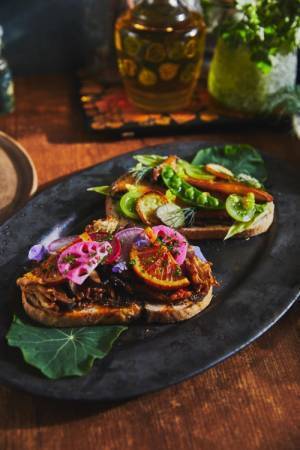 ステラ マッカートニーx「キノコ」の サマー キャンペーンを公開。日本からダンサーのアオイヤマダらが参加