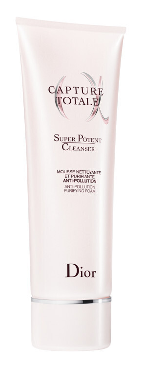 若々しい美しさを目指したディオール先進の「カプチュール トータル」シリーズから新クレンザーが登場