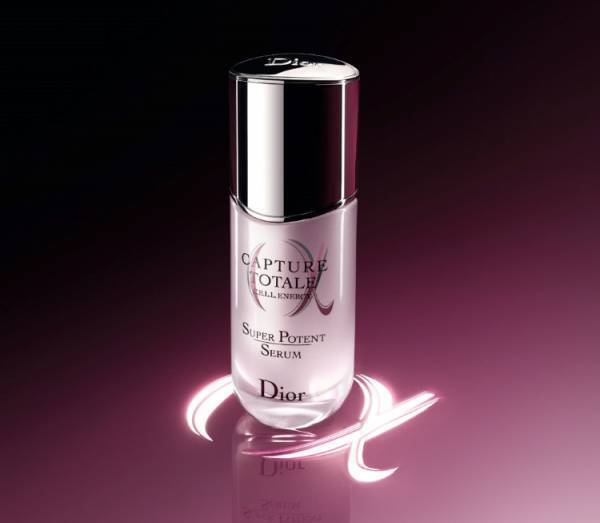 若々しい美しさを目指したディオール先進の「カプチュール トータル」シリーズから新クレンザーが登場