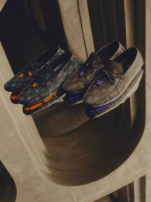 ヴァージル・アブローが手掛けた初のドライビングシューズ「LVドライバー・ライン ローファー」が登場