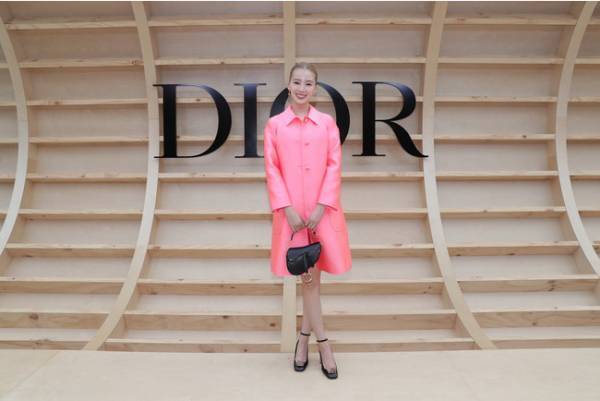 ディオール フォール 2022 ウィメンズ コレクションのショーにBLACKPINKのジスら豪華セレブリティが来場