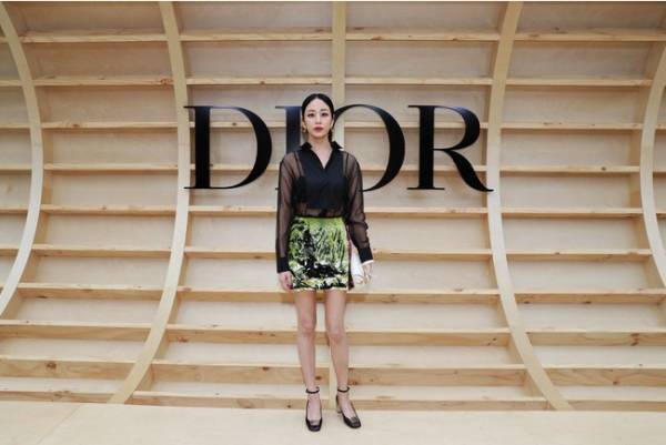 ディオール フォール 2022 ウィメンズ コレクションのショーにBLACKPINKのジスら豪華セレブリティが来場