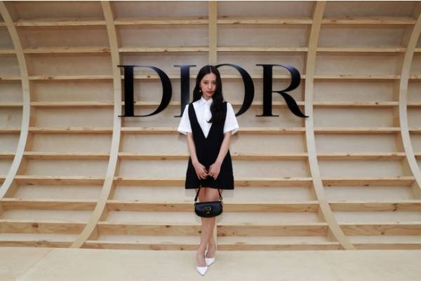ディオール フォール 2022 ウィメンズ コレクションのショーにBLACKPINKのジスら豪華セレブリティが来場