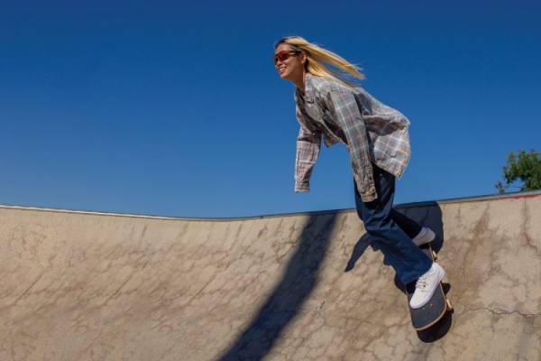 30年にわたるイノベーションをわずか24グラムに凝縮。オークリーが新作アイウエア「RE:SUBZERO」を発表