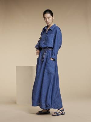 夏のリゾートシーンにぴったり! エンポリオ アルマーニから2つのカプセルコレクションが登場