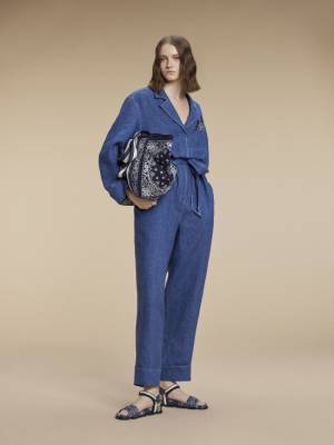 夏のリゾートシーンにぴったり! エンポリオ アルマーニから2つのカプセルコレクションが登場