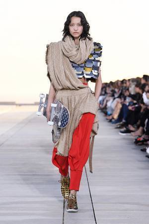 【ルック】ルイ・ヴィトンが2023 ウィメンズ クルーズ・コレクションを発表