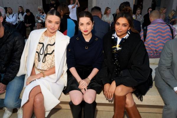 ルイ・ヴィトン 2023 ウィメンズ クルーズ・ショーにレア·セドゥやアナ·デ·アルマスら豪華ゲストが来場