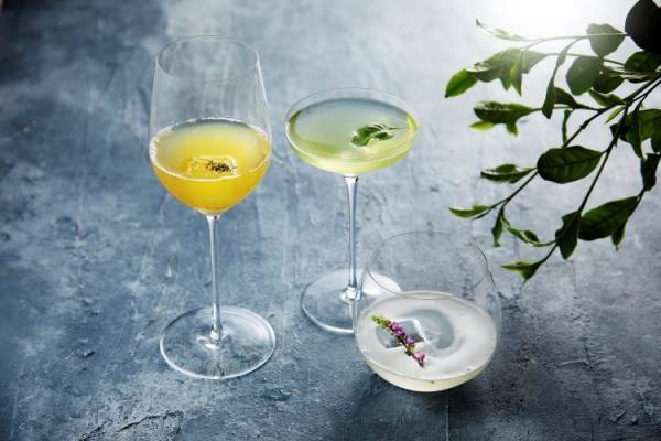 ザ・リッツ・カールトン京都が宇治最古の茶園を受け継ぐ「堀井七茗園」とコラボ! 今が旬の新茶を使用した期間限定カクテルを提供