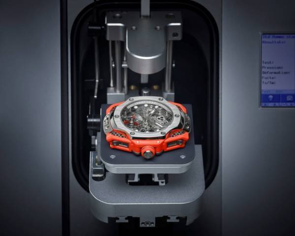 ウブロがクリエイティブ・ディレクター サミュエル・ロスによる初のコラボレーションウォッチを発表